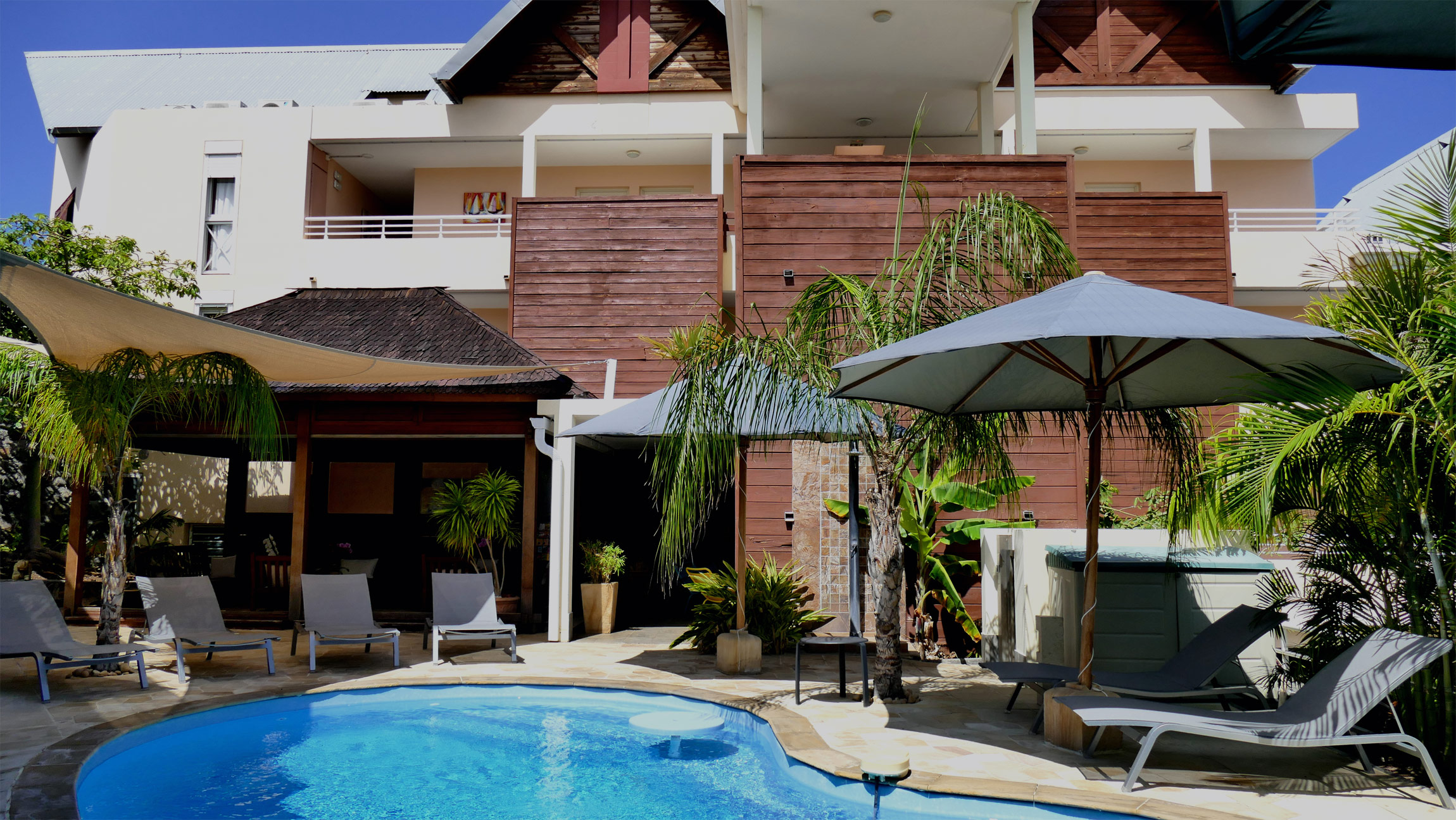 Le Kervéguen - Hotel *** located at Saint-Gilles, la Réunion
